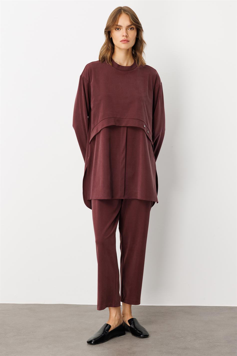 Hose mit handgefertigten Details aus weichem Strick (Miccell, 55 % Naturanteil) – Burgunderrot