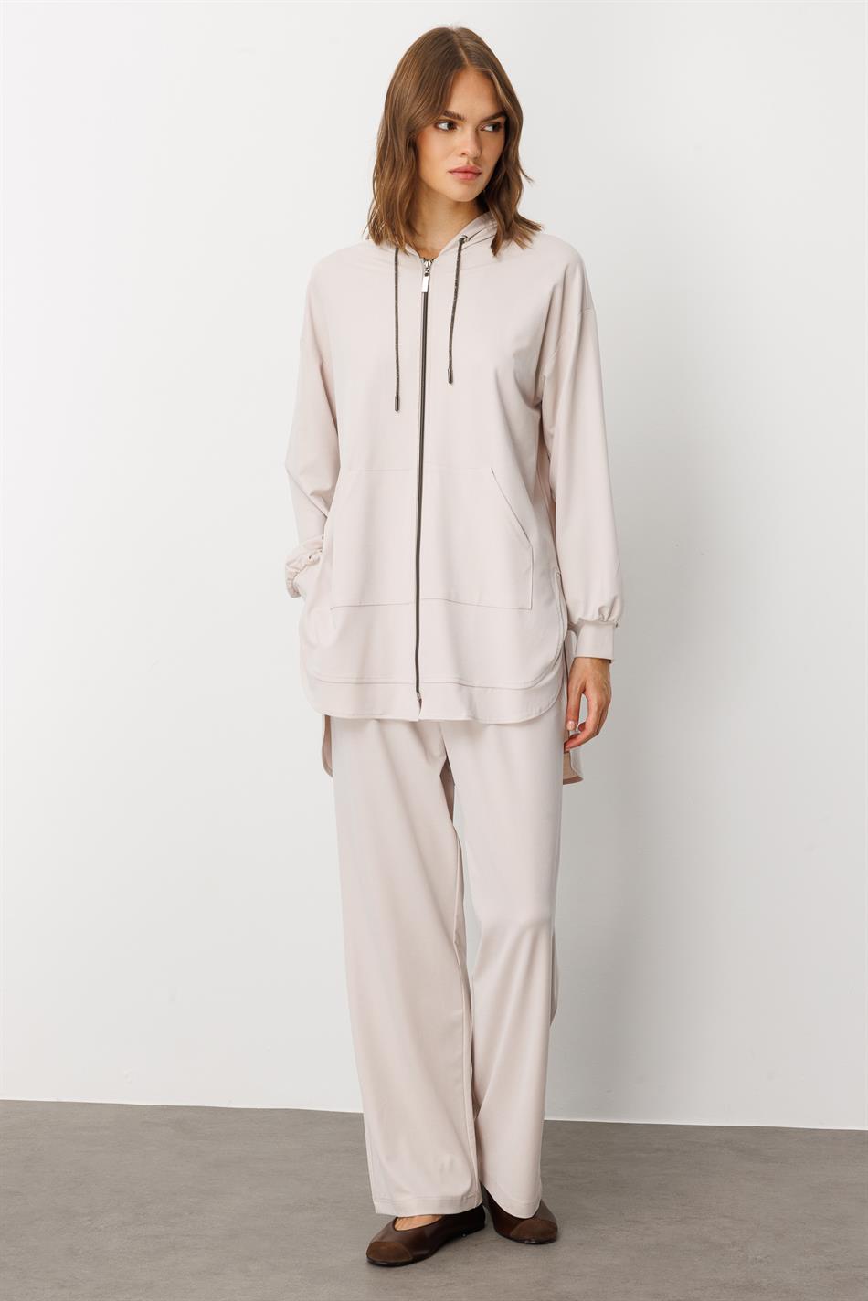 Weiches Strick-Hosen-Set (55 % Miccell, Naturfaseranteil) – Handgefertigt mit detailreichen Details – Stein