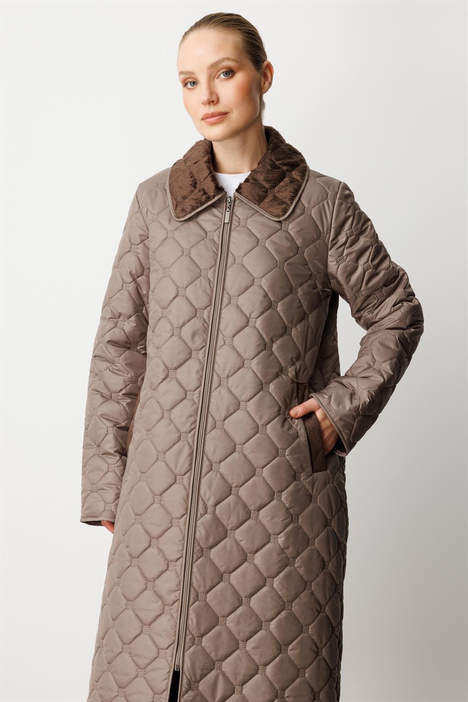 Soft Peluş İç Katman ve Özel Nakış Desenli İnce Hafif Zamansız Özel Üretim Kaban Manto-Vizon