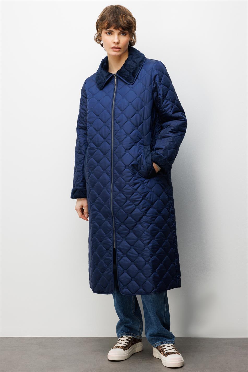 Soft Peluş İç Katman ve Özel Nakış Desenli İnce Hafif Zamansız Özel Üretim Kaban Manto-Laci