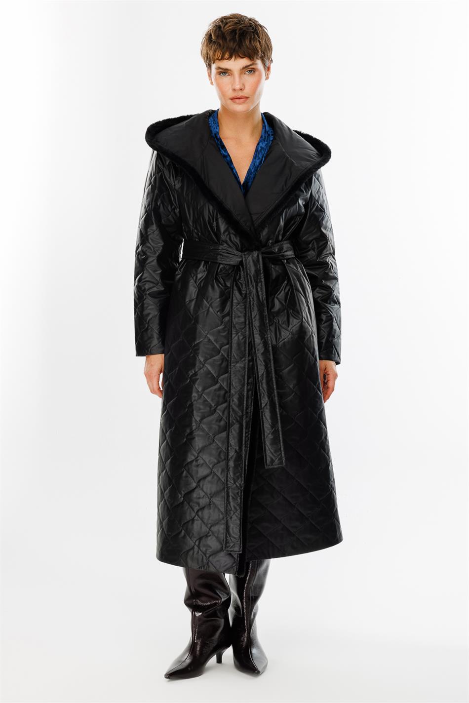 Lichtgewicht, gewatteerde, sportieve trenchcoat met imitatiebontkraag voor de lente - Zwart