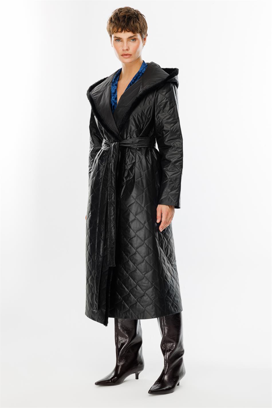 Lichtgewicht, gewatteerde, sportieve trenchcoat met imitatiebontkraag voor de lente - Zwart