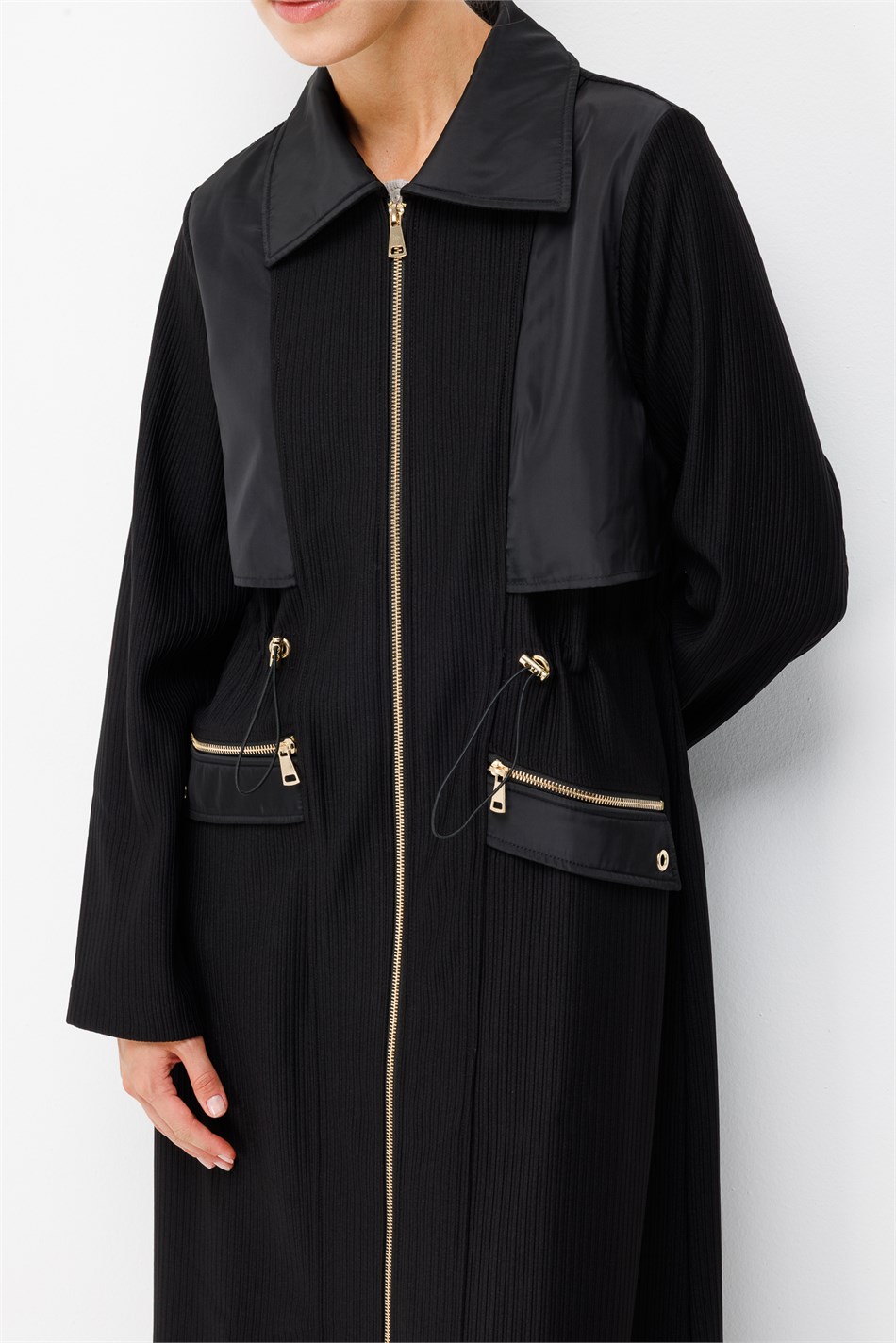 Sporty Chic İşlevsel Detaylı Özel Kumaş Zamansız Kap Trench-Siyah