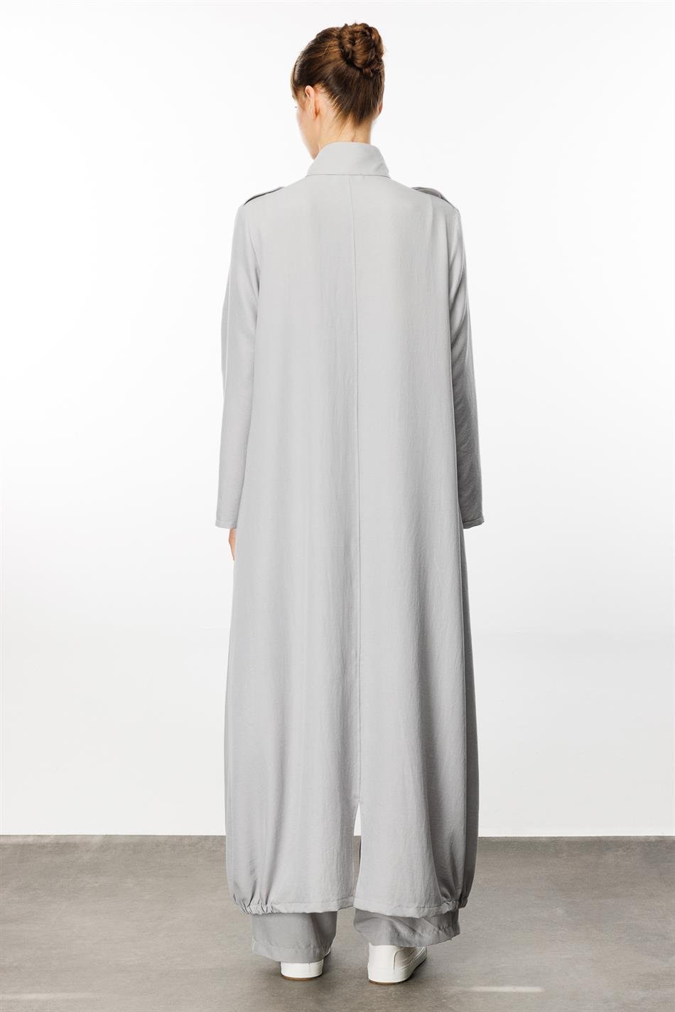 Spoza İpekçe Doku Düğme Aksesuarlı Çok Yönlü Kullanım İmkanı Sunan Kap  Elbise Ferace-Gri