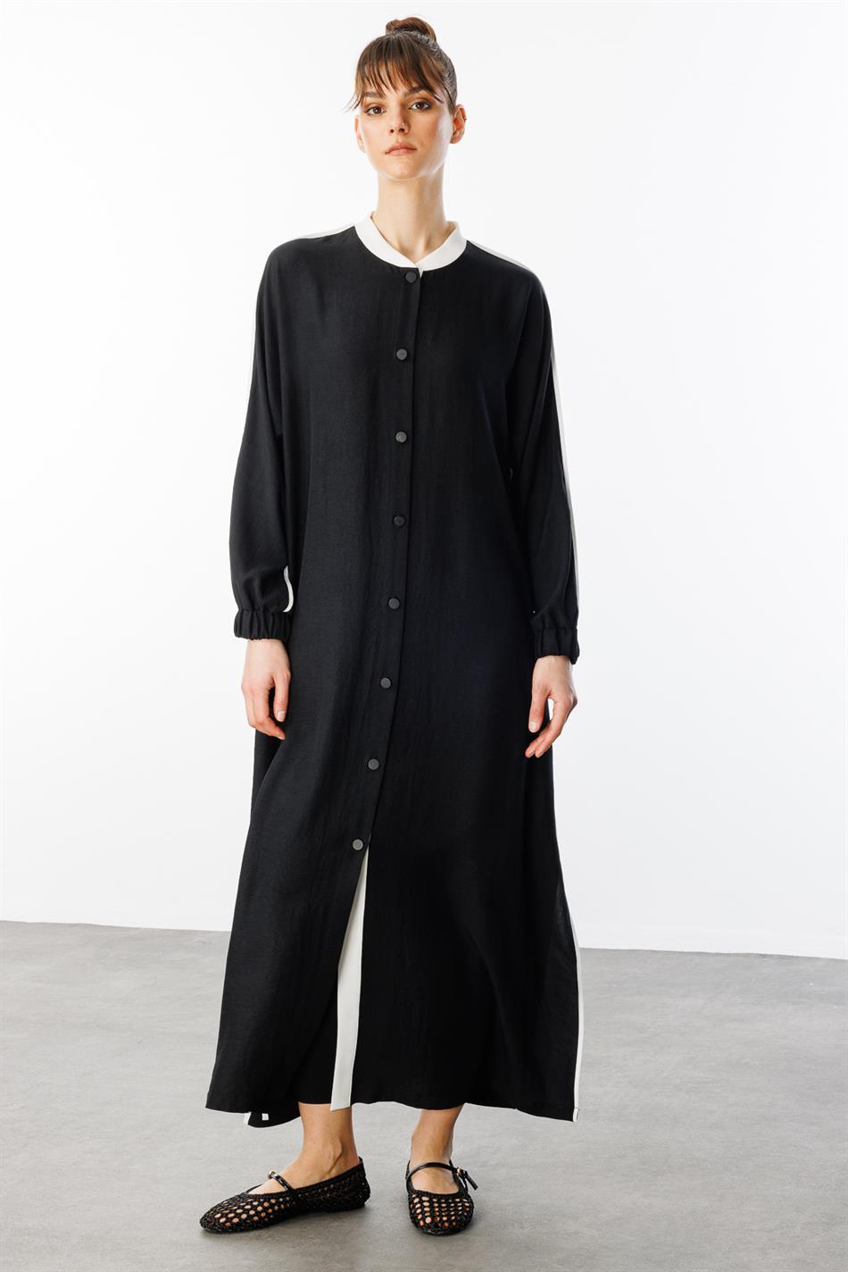 SS Contrast Trim Detail Ribbed Collar Sport Silk Texture Coat/Abayas - Zwart