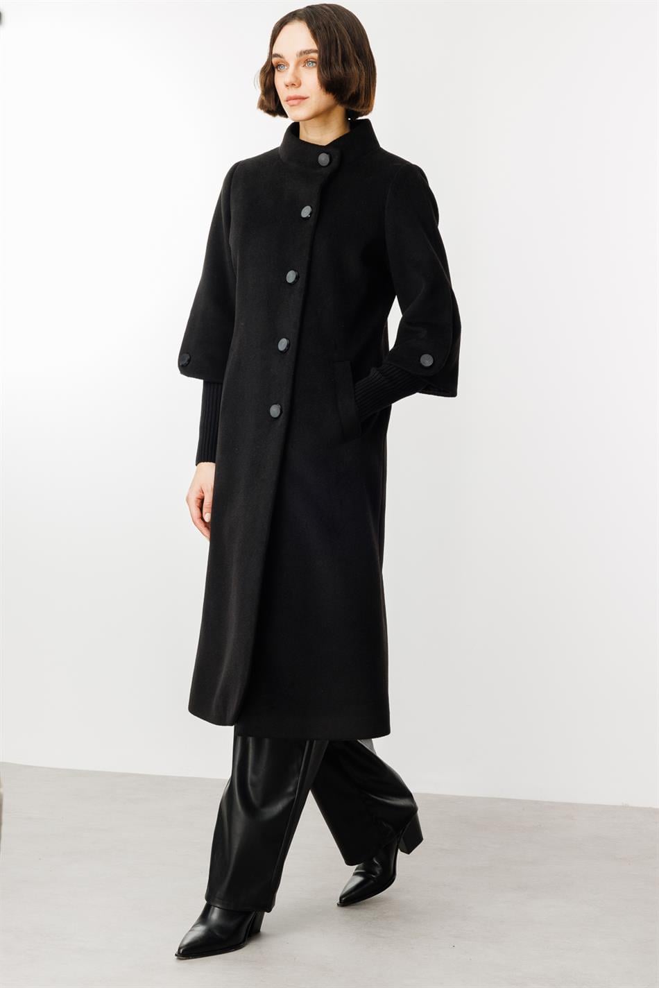 Triko Kol Detaylı Soft Kaşe Kumaş Özel Manto-Siyah