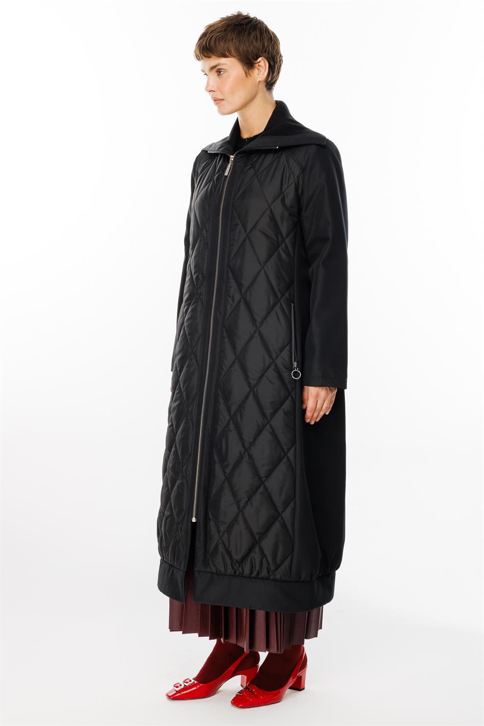 Quilted Padded Coat with Knit Collar Detail - Black