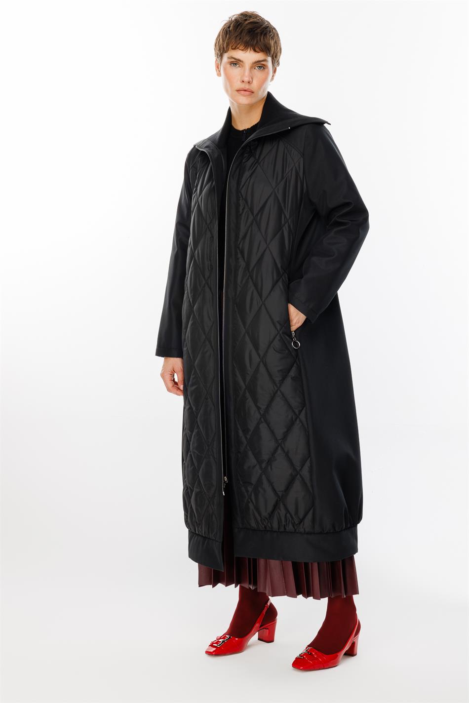 Quilted Padded Coat with Knit Collar Detail - Black