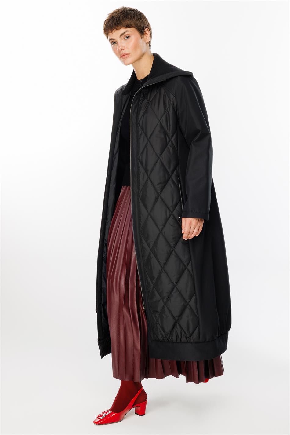 Quilted Padded Coat with Knit Collar Detail - Black