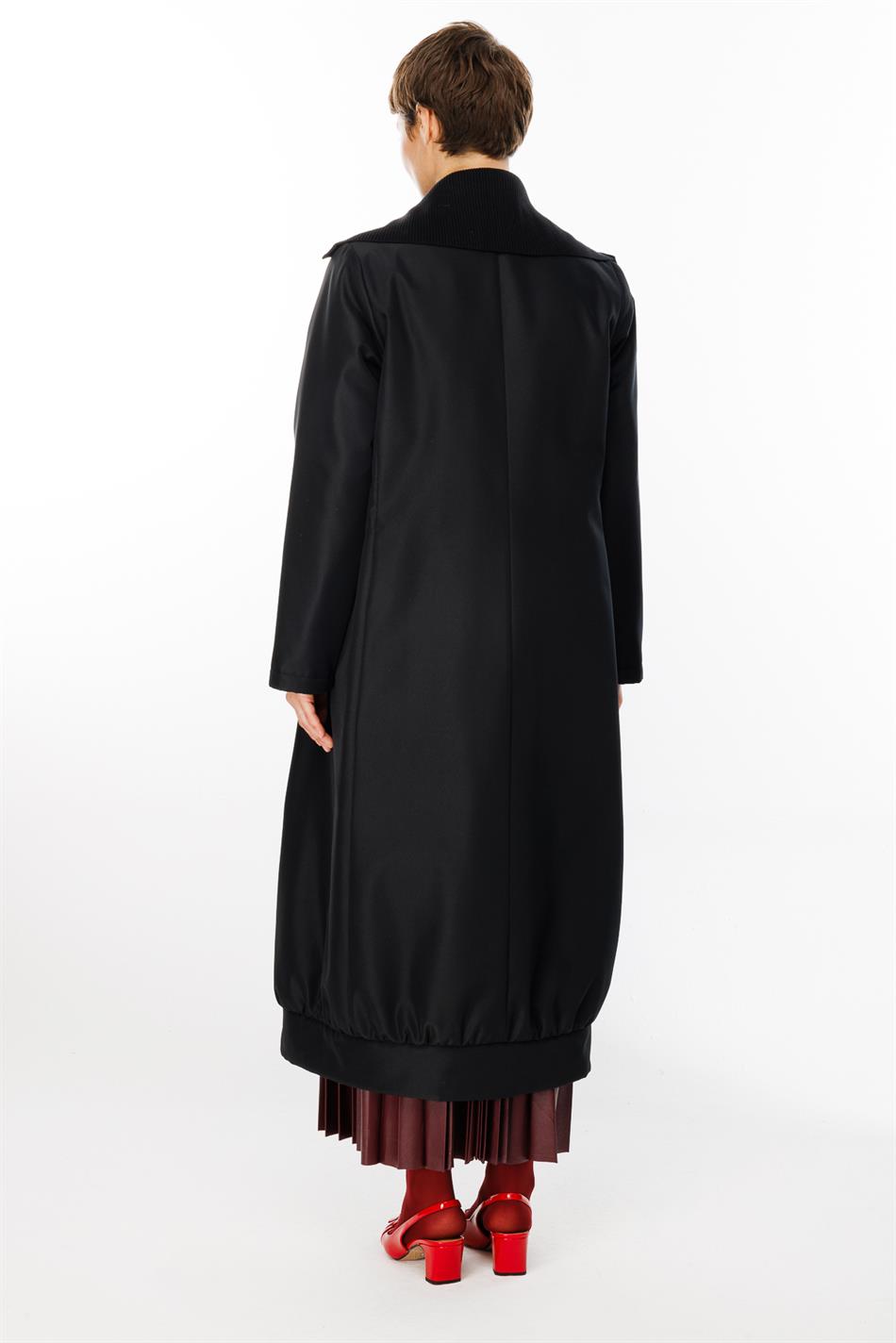 Quilted Padded Coat with Knit Collar Detail - Black