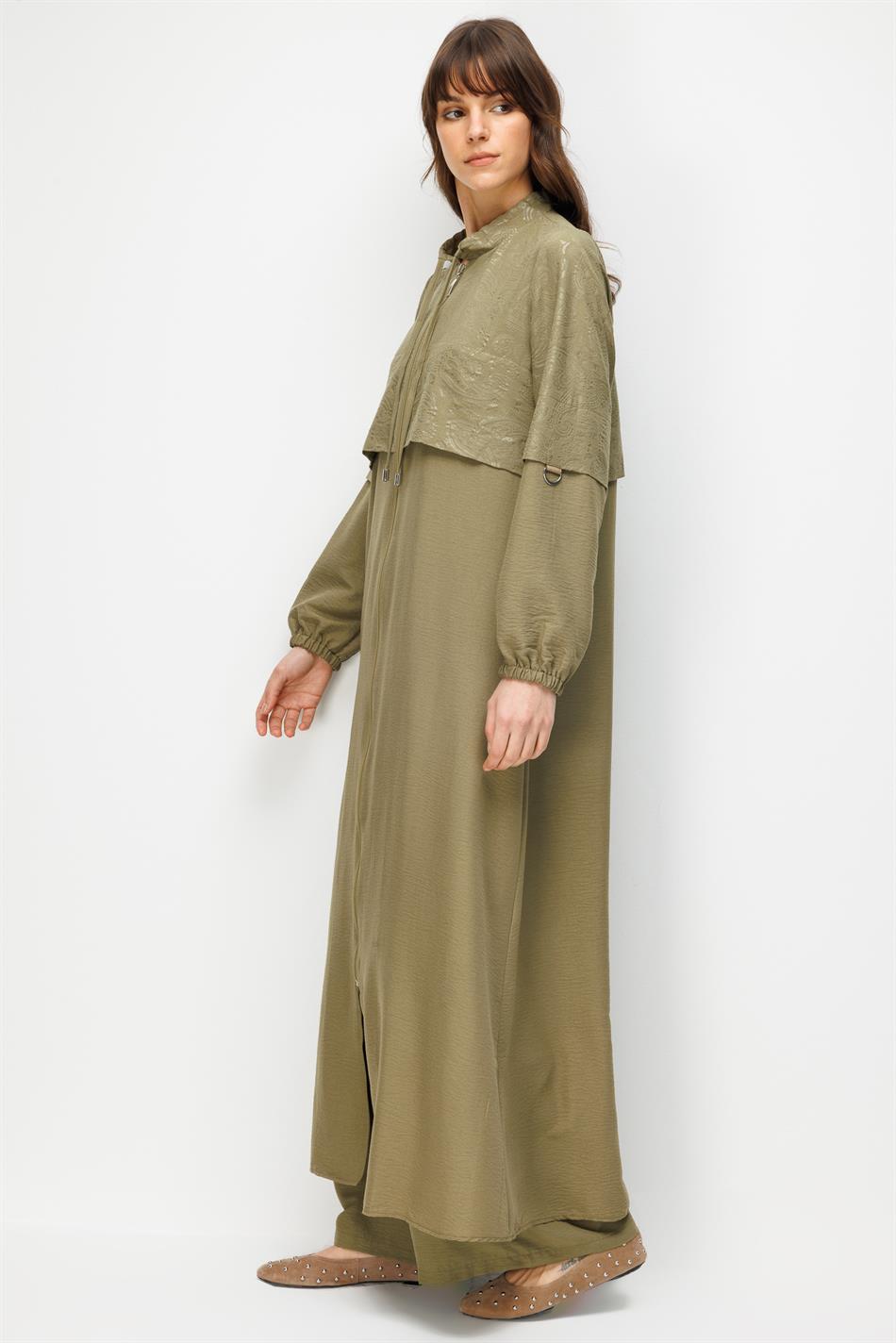 TULIP Özel Desen Soft Kumaş Aller Üst Beden ve Düz İpekçe Garni Alt Beden Zamansız Kap Ferace-Haki