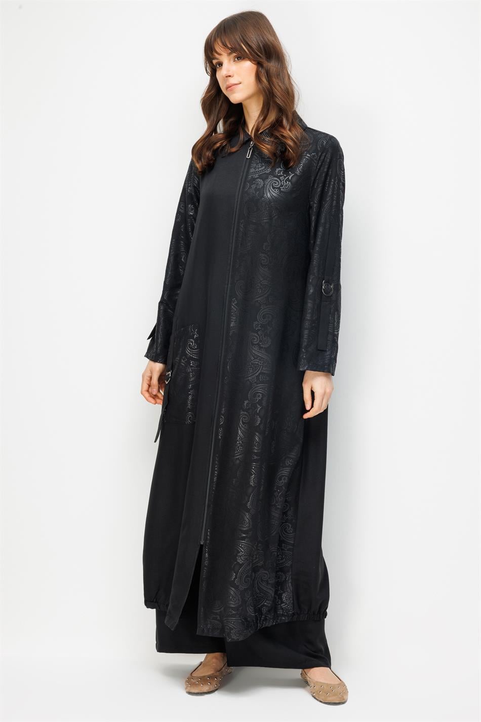 TULIP Özel Desen Soft Kumaş ve İpekçe Garnili Cep Detaylı Zamansız Kap Ferace-Siyah