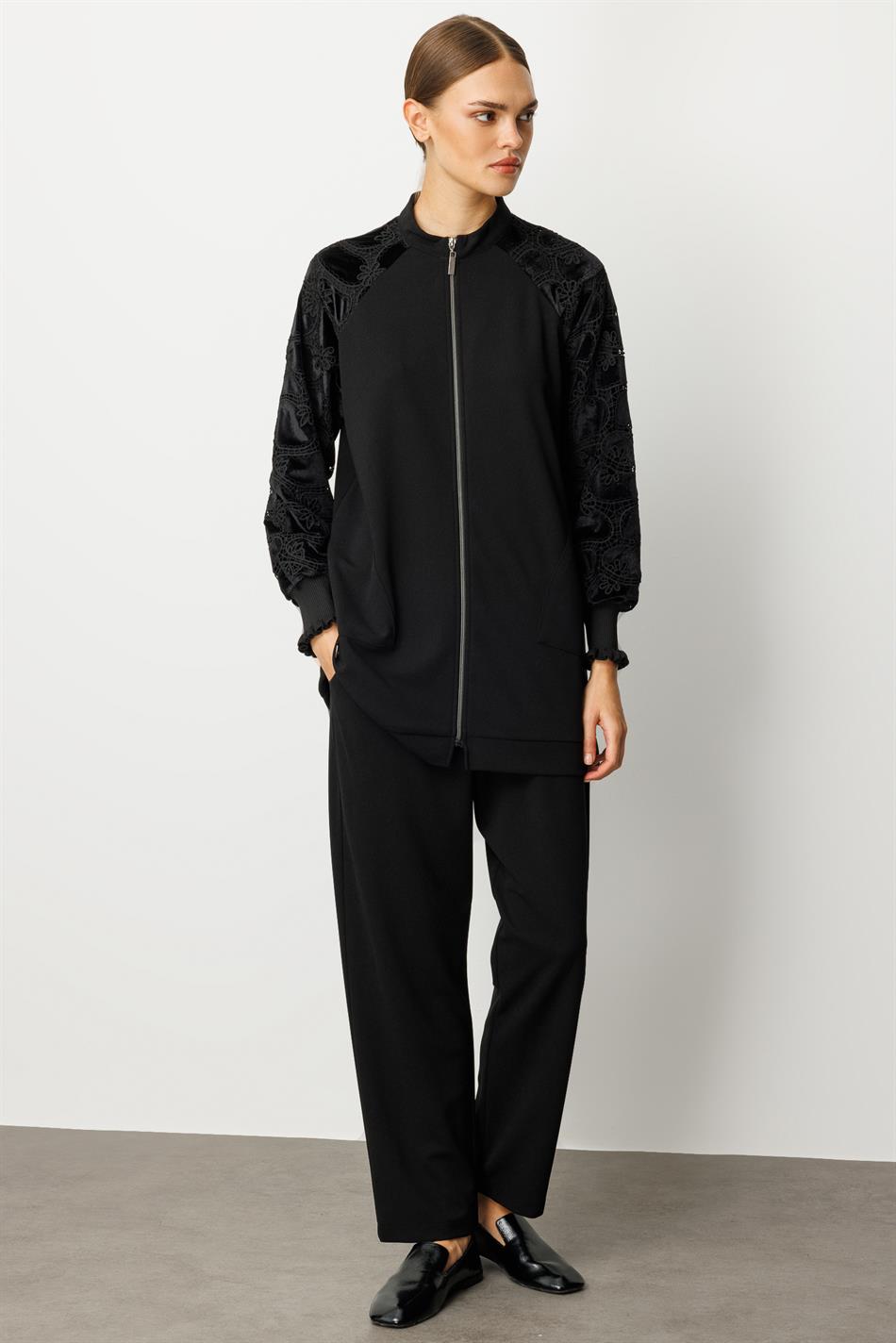 Uniq Zeitloses und besonderes Set mit Ärmeldetails aus Spitze und Hose aus Crêpe-Struktur – Schwarz
