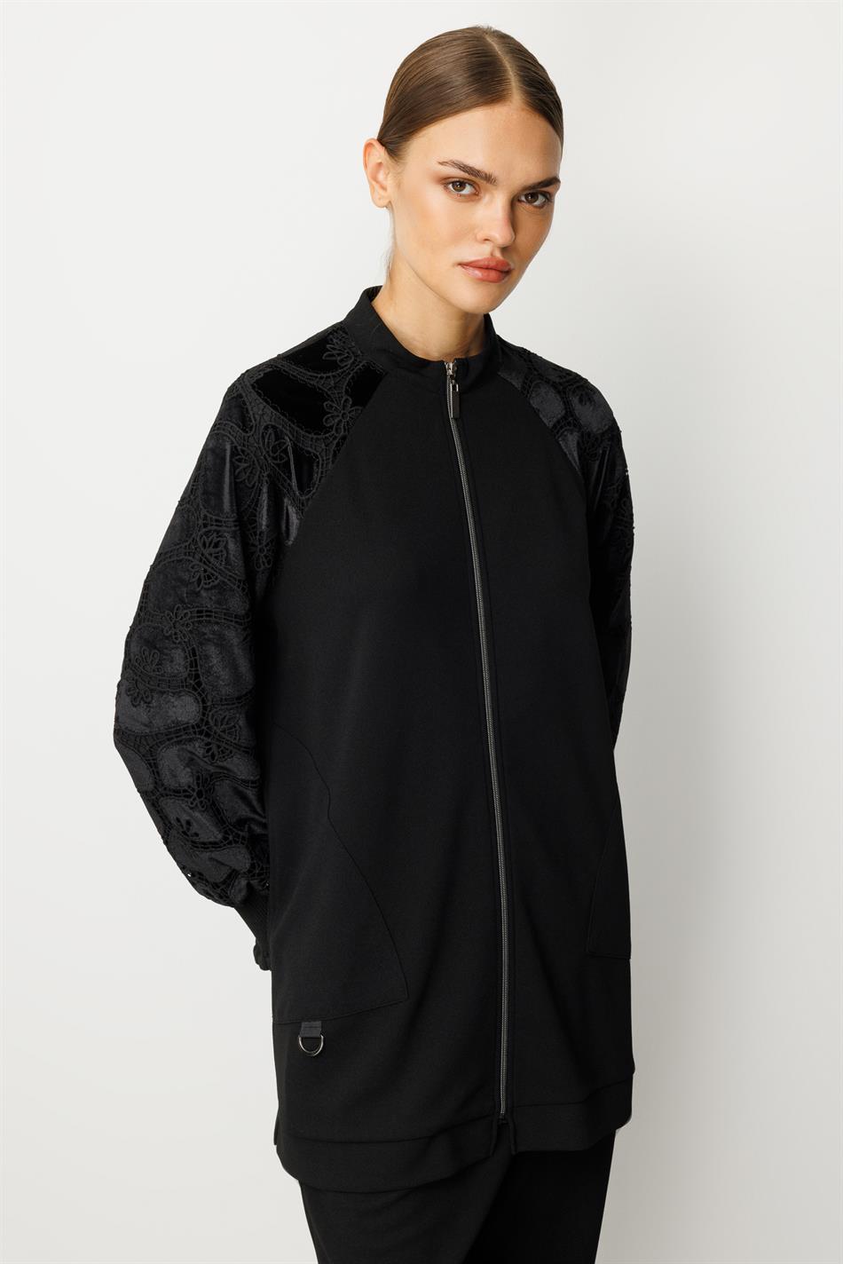 Uniq Zeitloses und besonderes Set mit Ärmeldetails aus Spitze und Hose aus Crêpe-Struktur – Schwarz