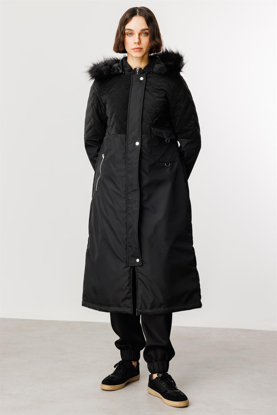 Sport Coat with Different Top and Bottom Pads, Plush Details - Black