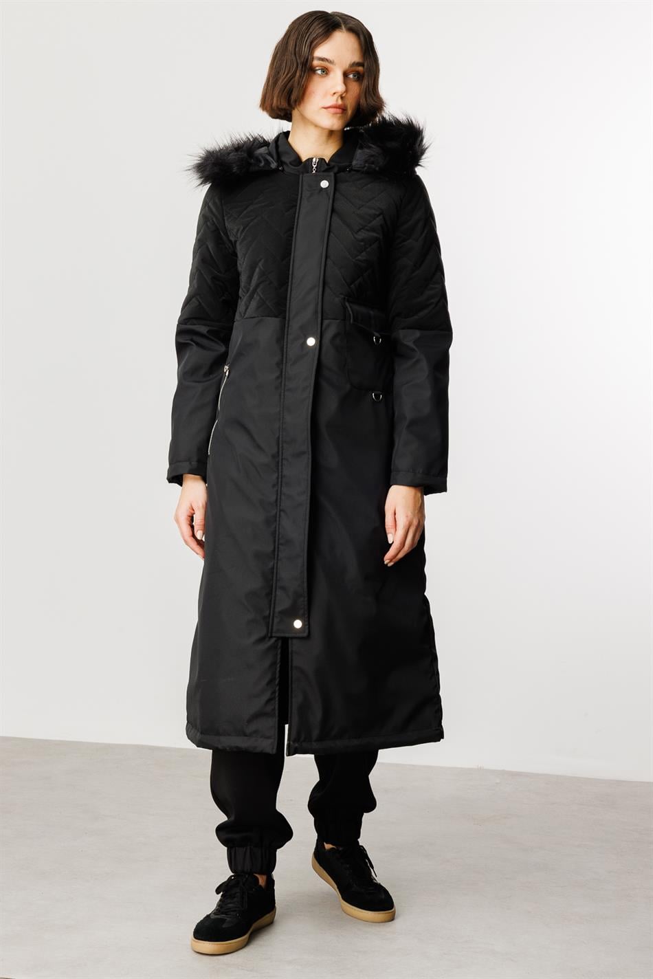 Sport Coat with Different Top and Bottom Pads, Plush Details - Black