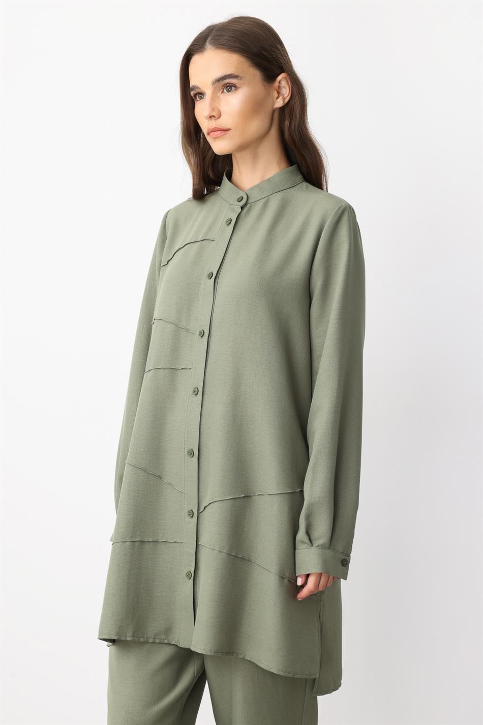 VYS Top en broek met ribbeldetails en zijdeachtige textuur - Khaki