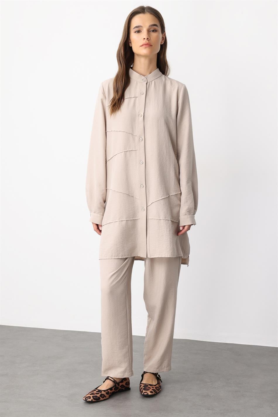 VYS Top en broek met ribbeldetails en zijdeachtige textuur - R-TAŞ