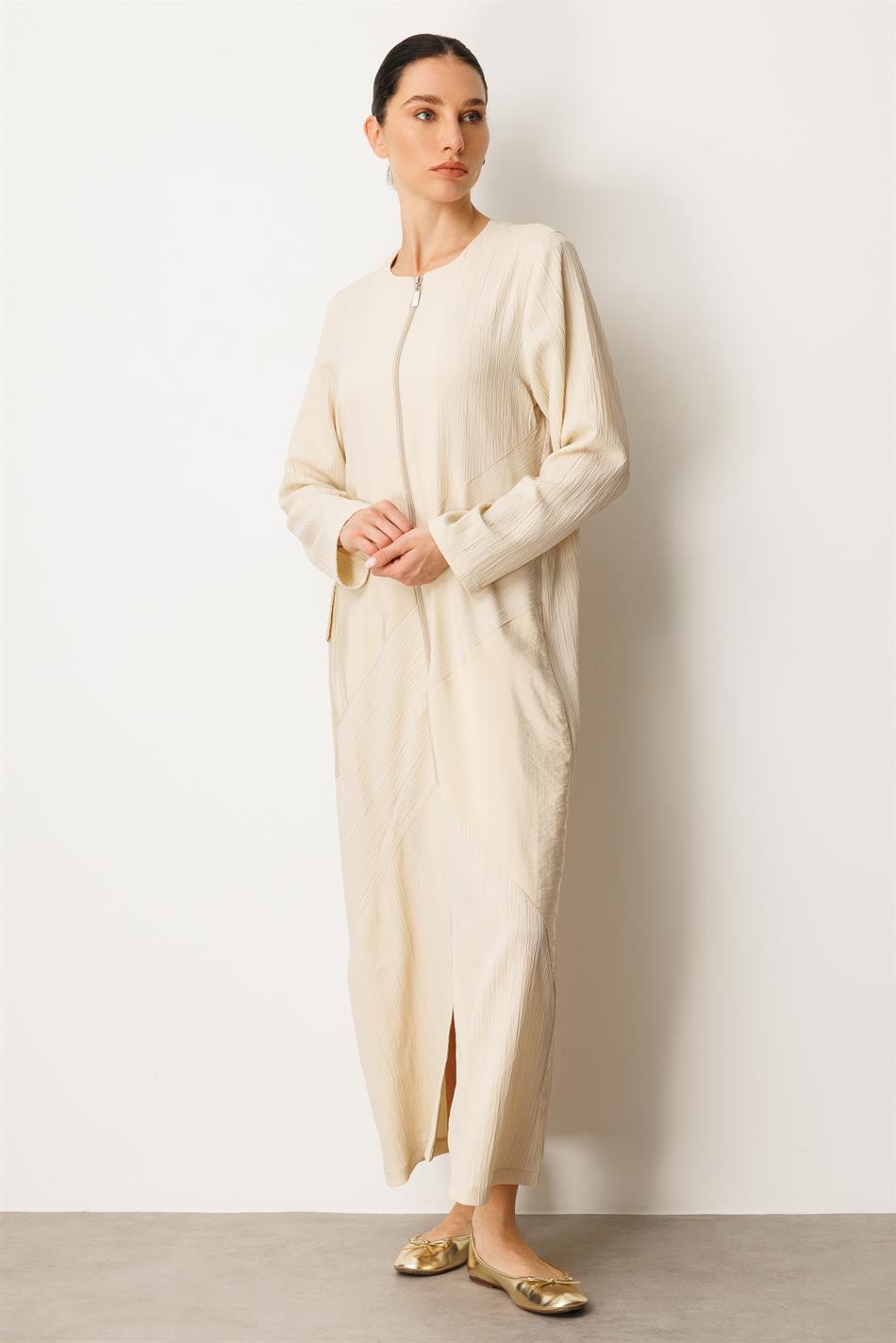 X Design Maßgeschneiderte, gewebte, zeitlose Abaya in voller Länge – Beige