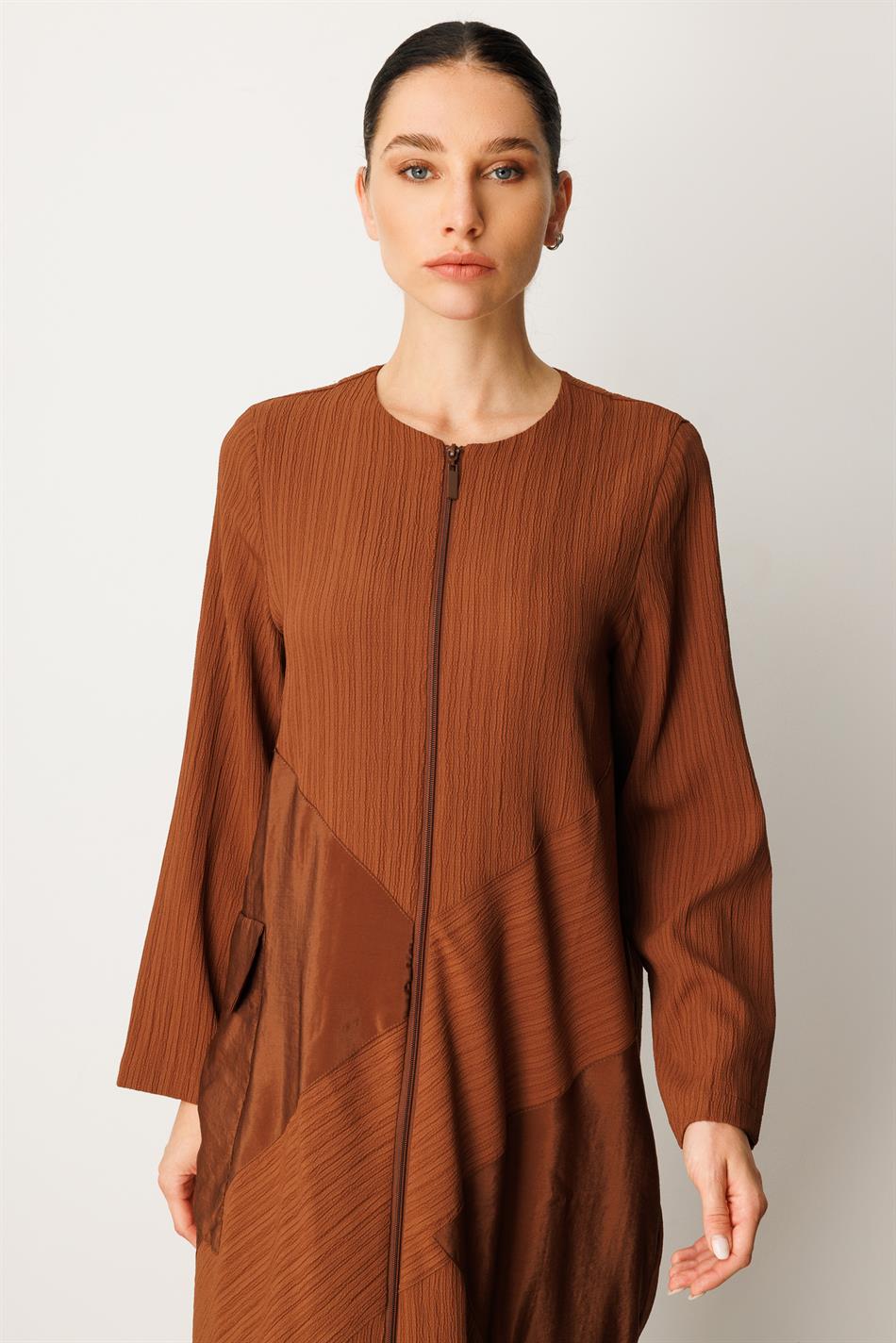 X Design Maßgeschneiderte, gewebte, zeitlose Abaya in voller Länge – Kaffee