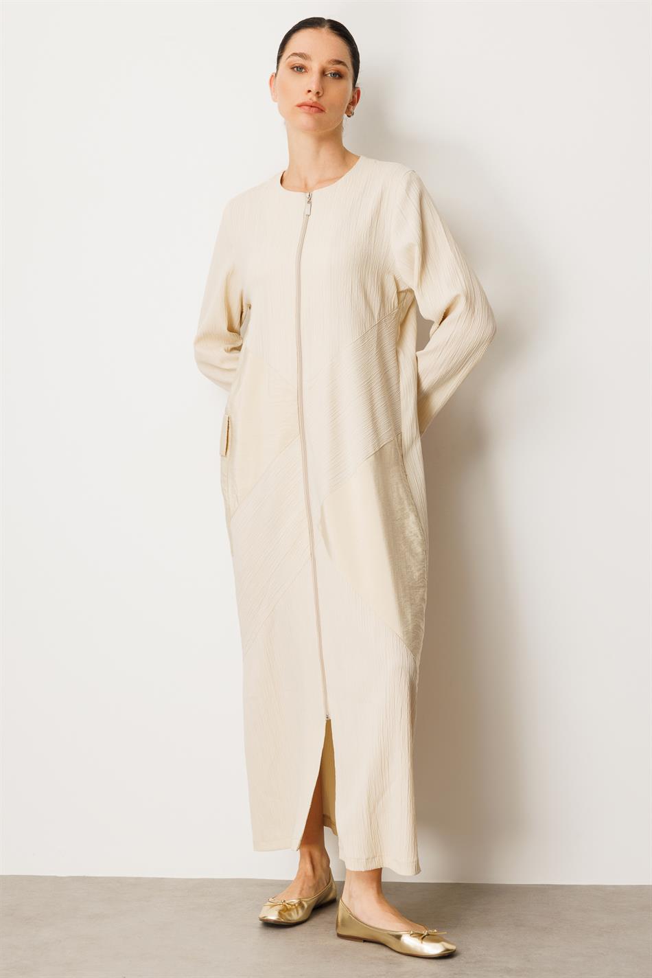 X Design Maßgeschneiderte, gewebte, zeitlose Abaya in voller Länge – Beige
