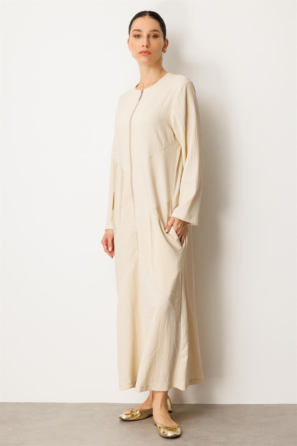X Design Maßgeschneiderte, gewebte, zeitlose Abaya in voller Länge – Beige