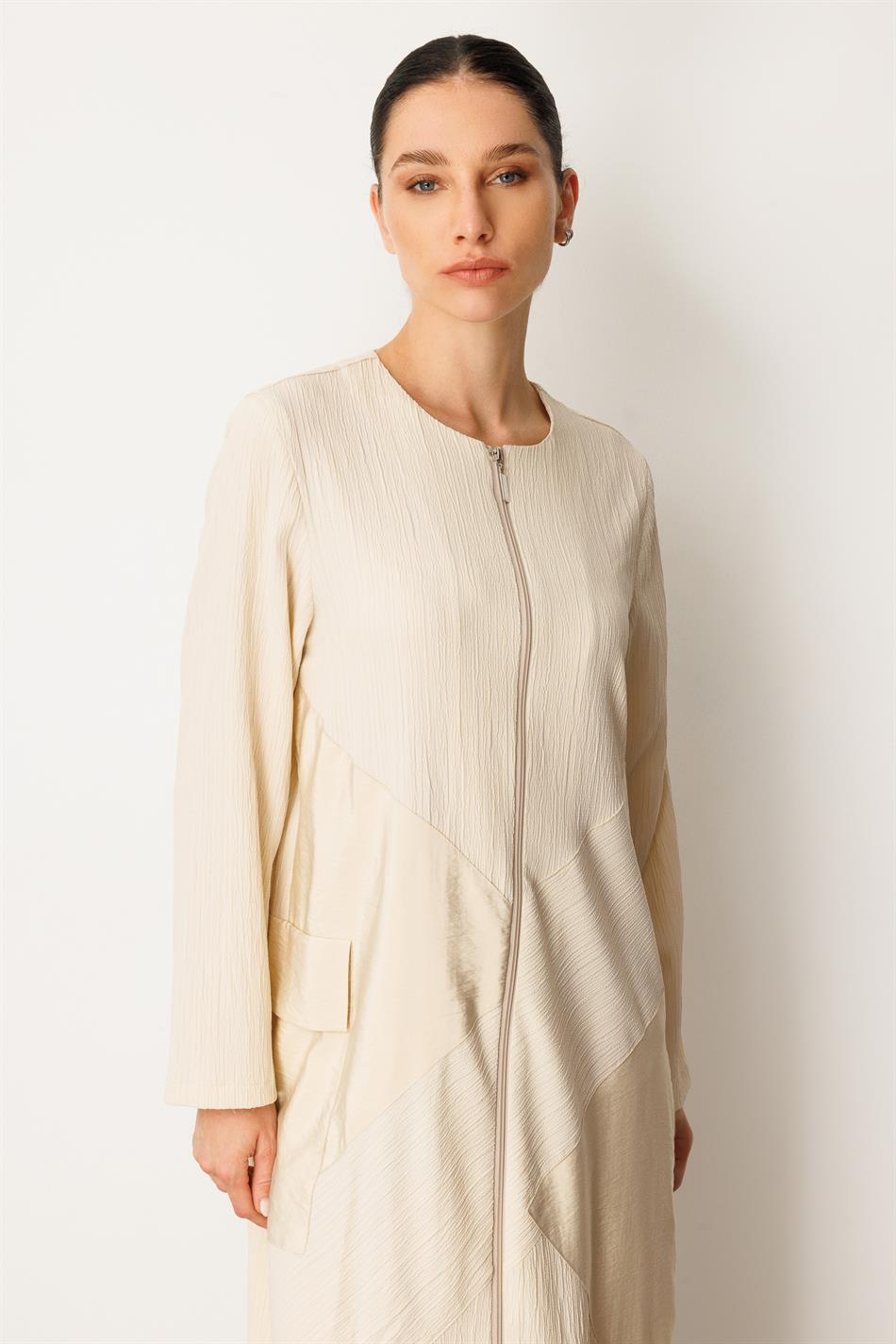 X Design Maßgeschneiderte, gewebte, zeitlose Abaya in voller Länge – Beige