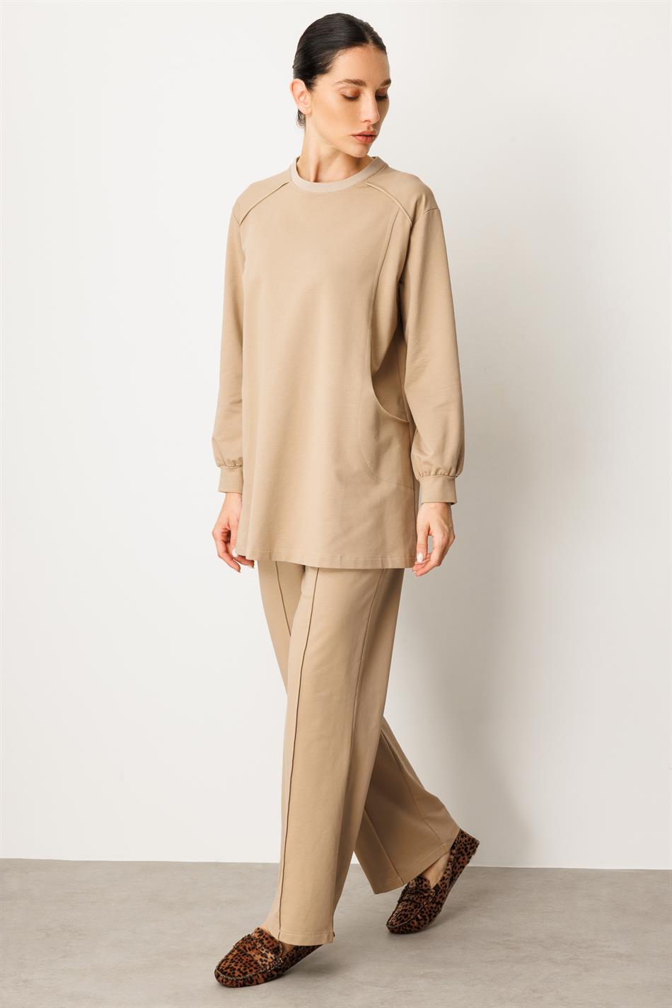 Yüksek Soft Pamuk İçerikli Pis Dikiş Detaylı Basen Örten Pantolon ve Tunik Kombin Takım-Vizon