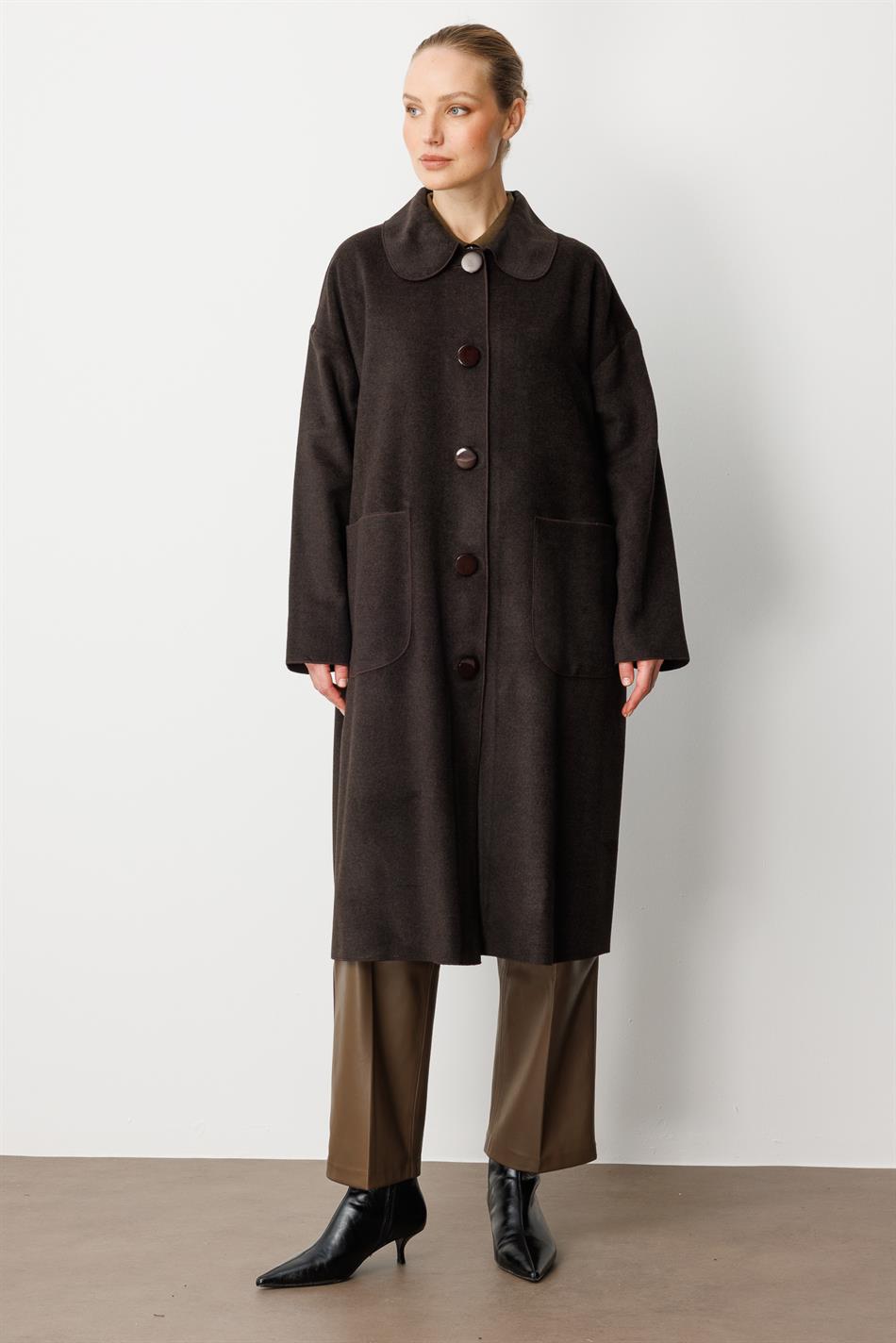 Ungefütterter, konfektionierter Mantel aus speziellem, wollstrukturiertem Polyviskosegewebe – Braun