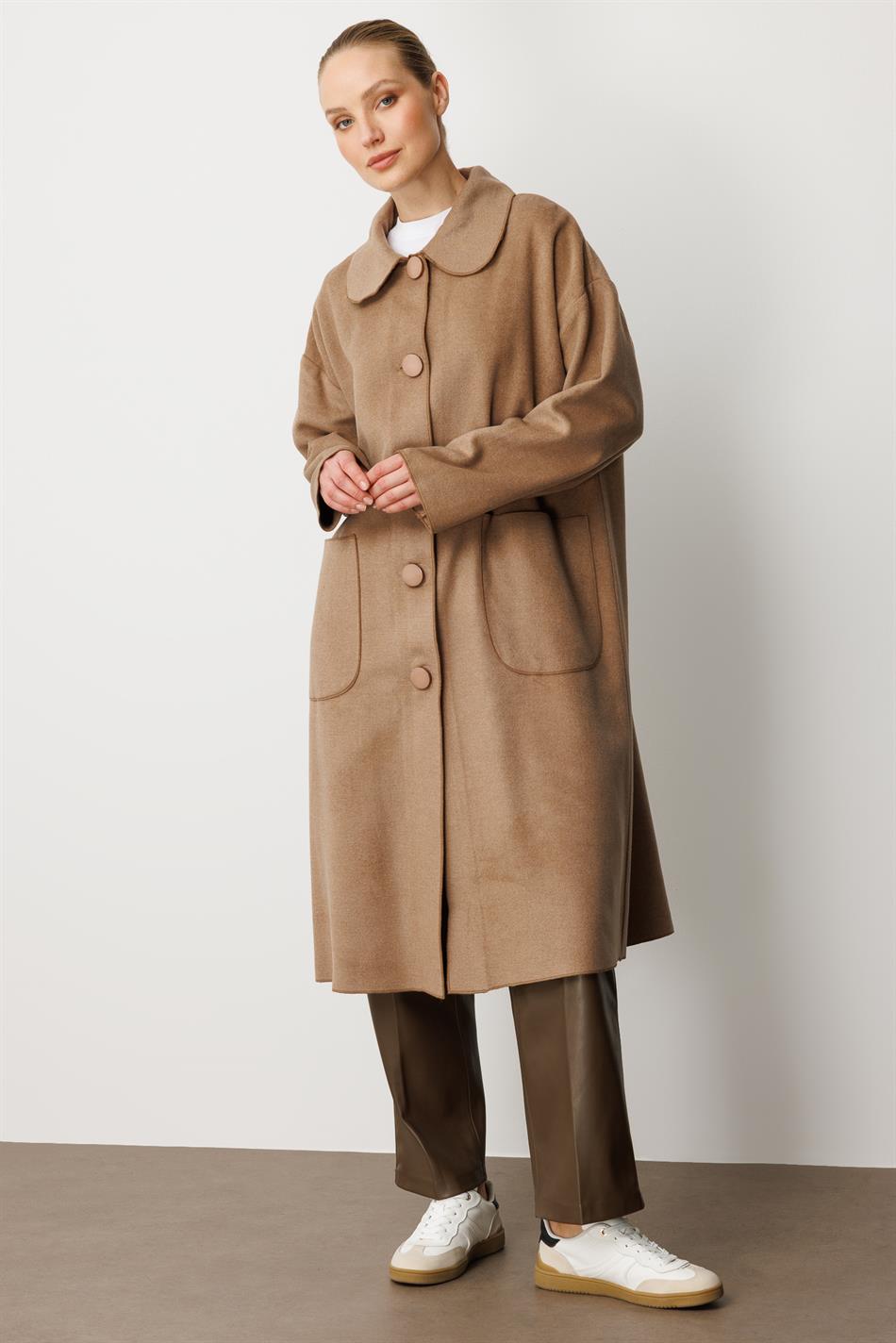 Ungefütterter, konfektionierter Mantel aus speziellem, wollstrukturiertem Polyviskosegewebe – LATTE