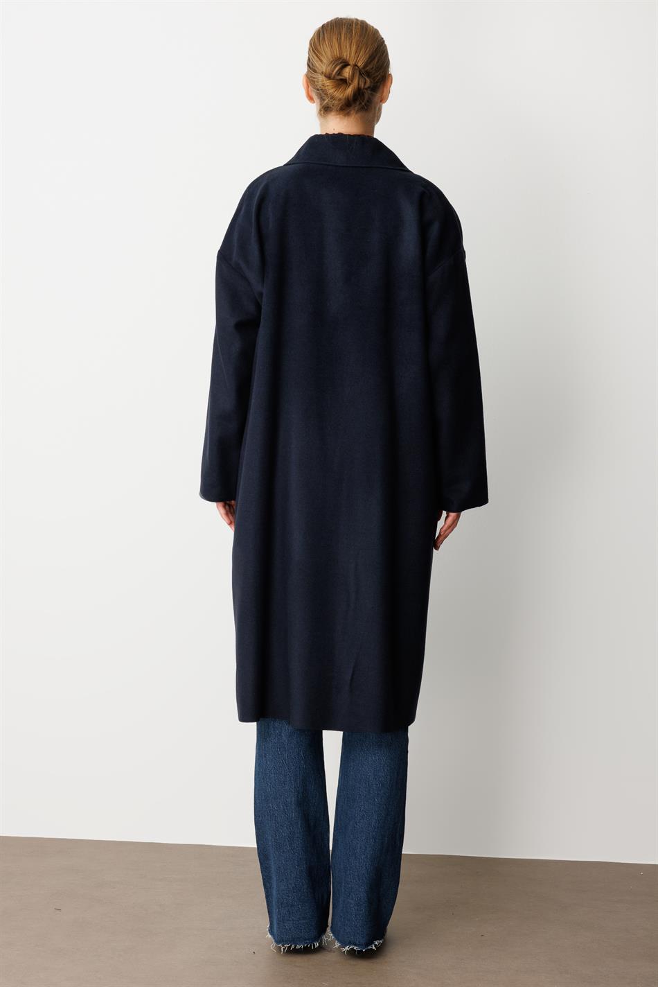 Ungefütterter, konfektionierter Mantel aus speziellem, wollstrukturiertem Polyviskosegewebe – Marineblau