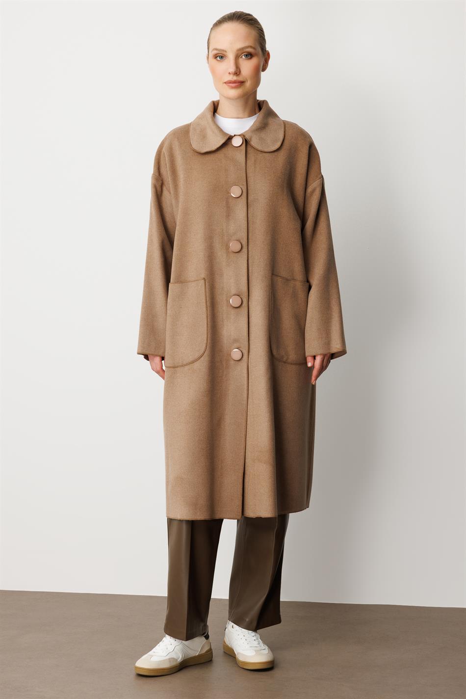 Ungefütterter, konfektionierter Mantel aus speziellem, wollstrukturiertem Polyviskosegewebe – LATTE