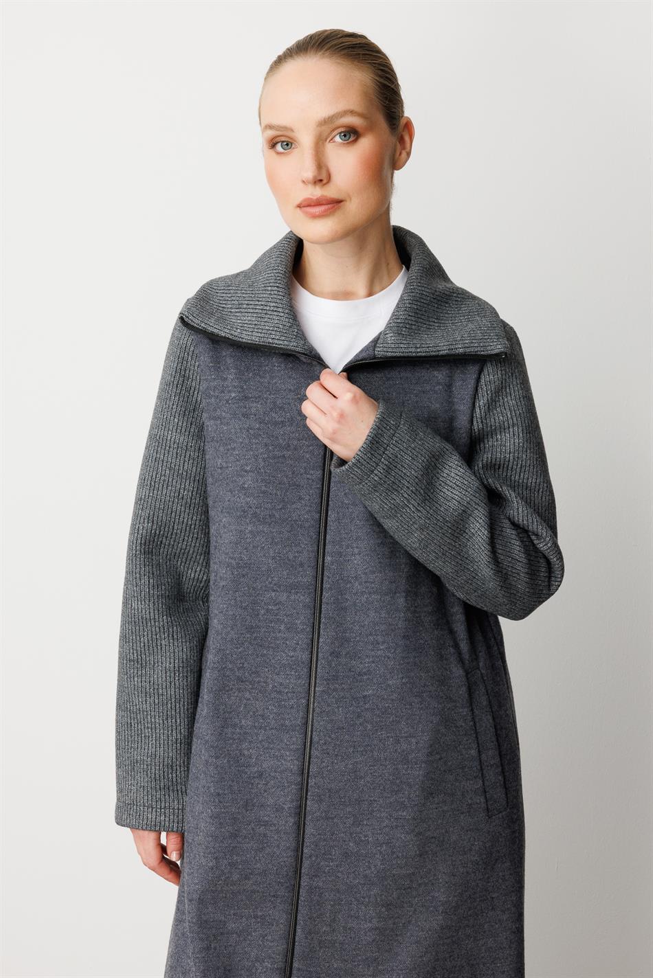 Hochwertiger, gewebter Mantel/Jacke aus Wolle mit gestrickten Ärmeln und Kragen, detailliert gefüttert – Rauchgrau (Anthrazit)