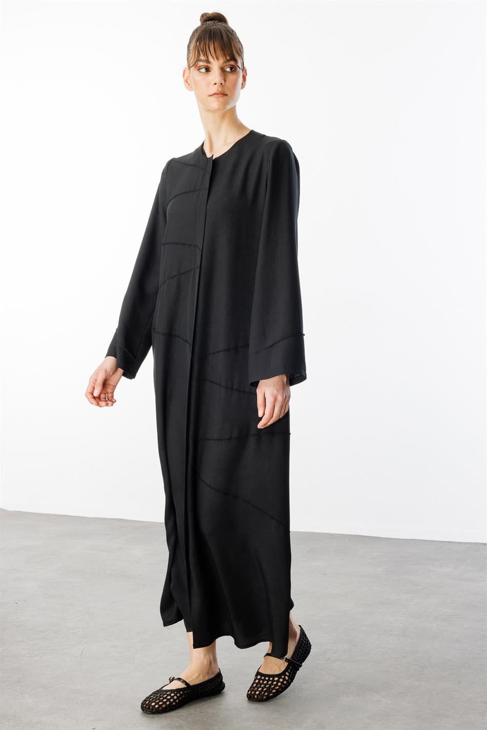 ZV Nervur Aller Stitch Detail Zijdeachtige Textuur Tijdloze Sportjas/Abaya - Zwart