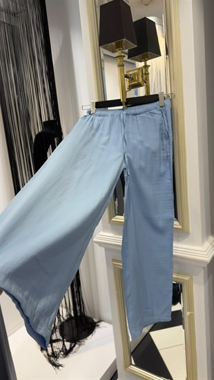 Çiçeği Taş Detay Pantalonlu Takım