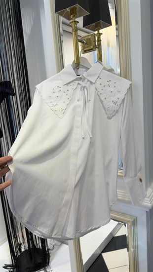 Yaka İşleme Detay Gömlek