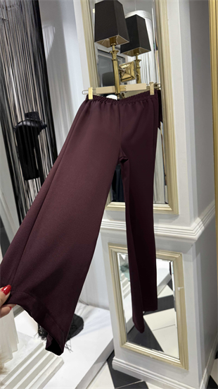 Püskül  Detay Pantolonlu Takım