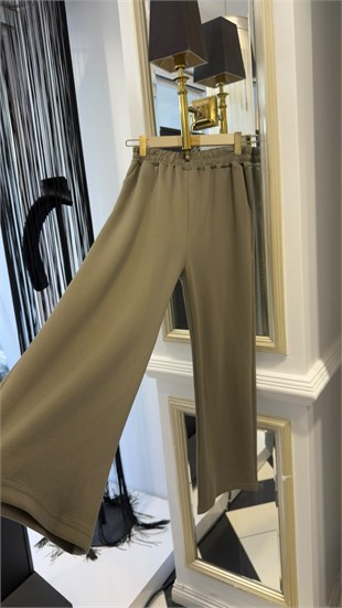 Kapşonlu Cepli Pantalonlu Takım