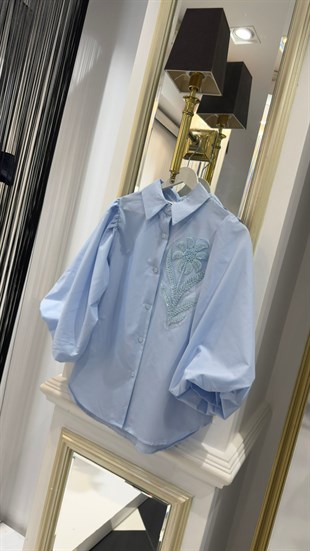 Çiçek Detay Boncuklu Gömlek