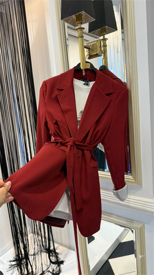 Sarkıt Detay Blazer Ceket