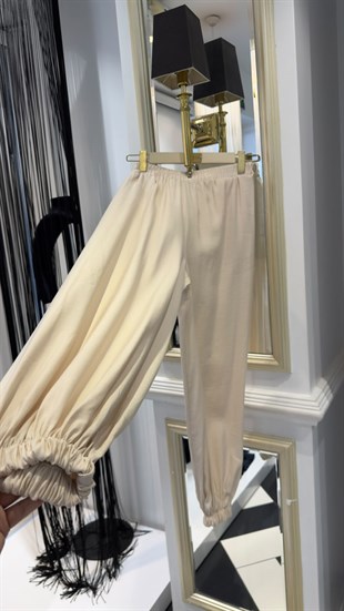 Yandan Yırtmaçlı Pantalonlu Kap