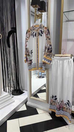 Ççiçek Desenli Takım