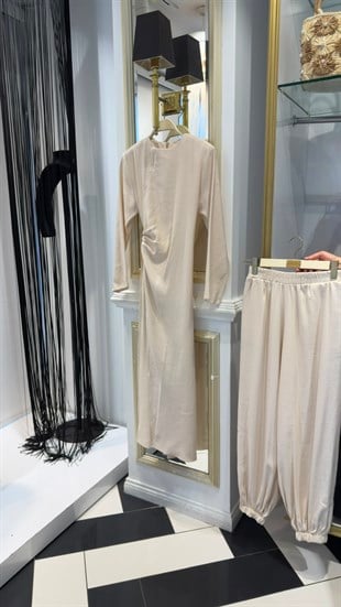 Yandan Yırtmaçlı Pantalonlu Kap