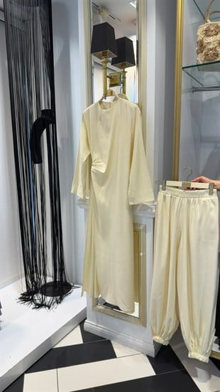 Yandan Yırtmaçlı Pantalonlu Kap