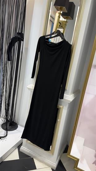 Eteği Yırtmaçlı Elbise