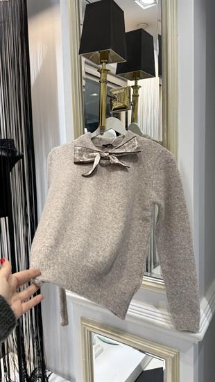 Fular Detaylı Bluz
