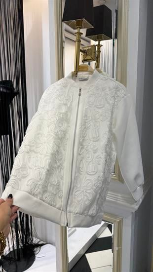 Kabartma Detay Fermuarlı Kap