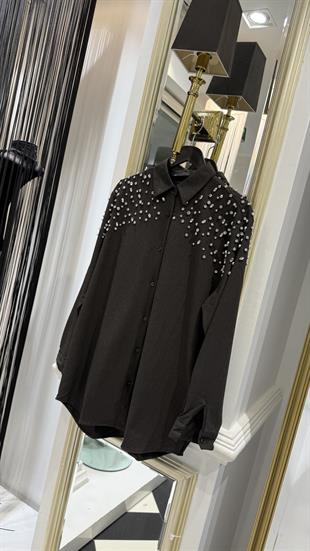 Omuzu Taşlı Gömlek