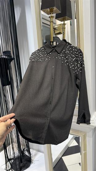 Omuzu Taşlı Gömlek