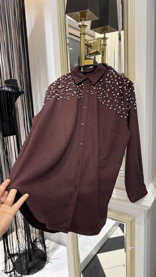 Omuzu Taşlı Gömlek